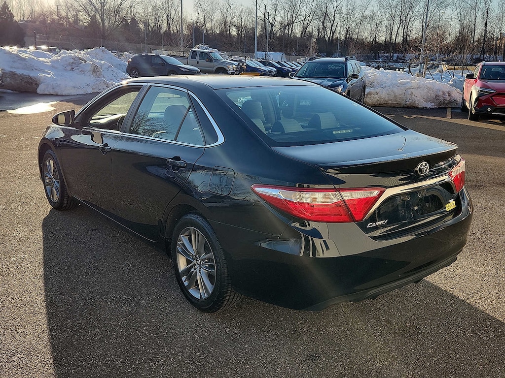 Used 2017 Toyota Camry SE Auto (GS)