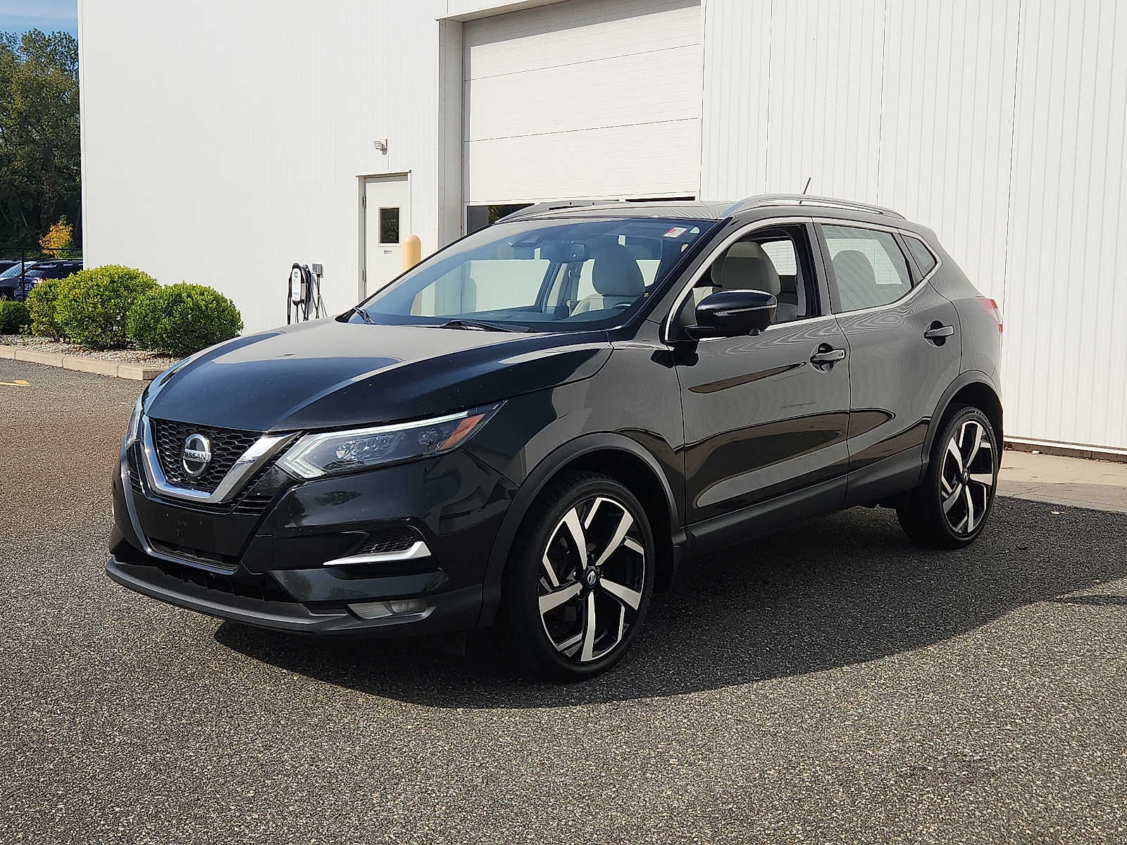 2021 Nissan Rogue Sport SL photo 2