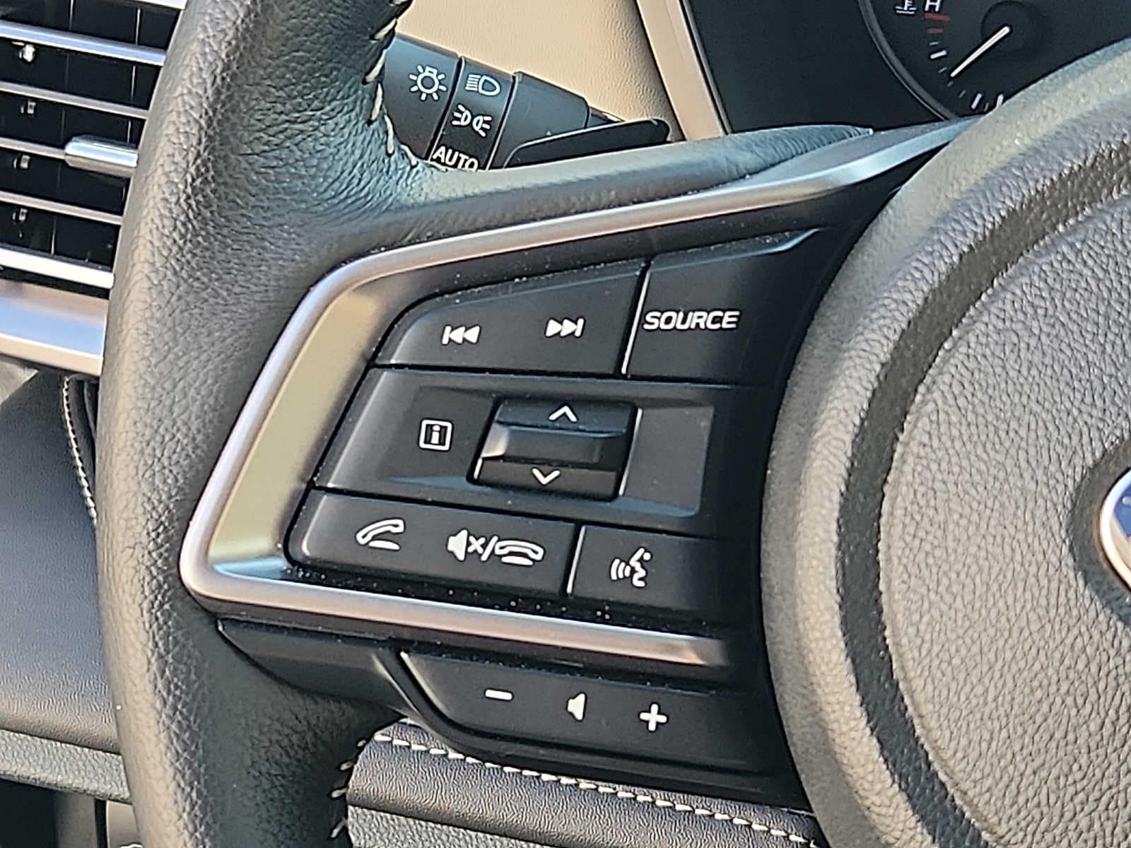 2025 Subaru Outback Limited - Photo 21