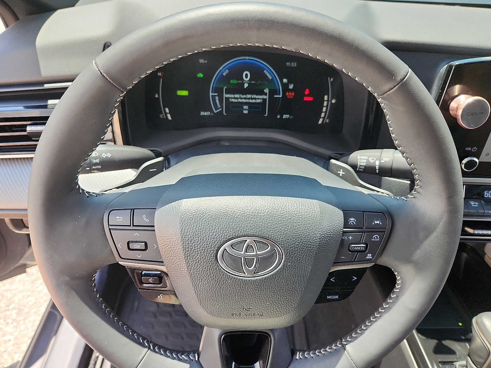 2025 Toyota Camry SE - Photo 19