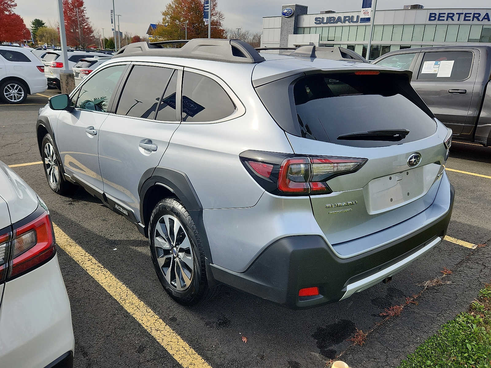 2023 Subaru Outback Limited photo 3