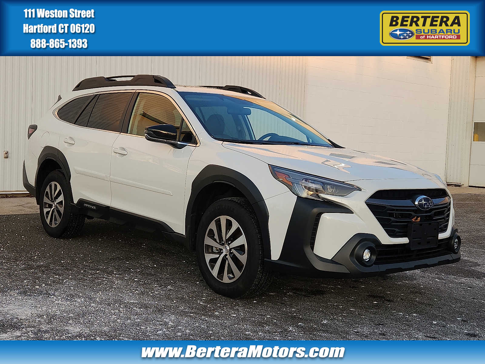 2025 Subaru Outback Premium's photo