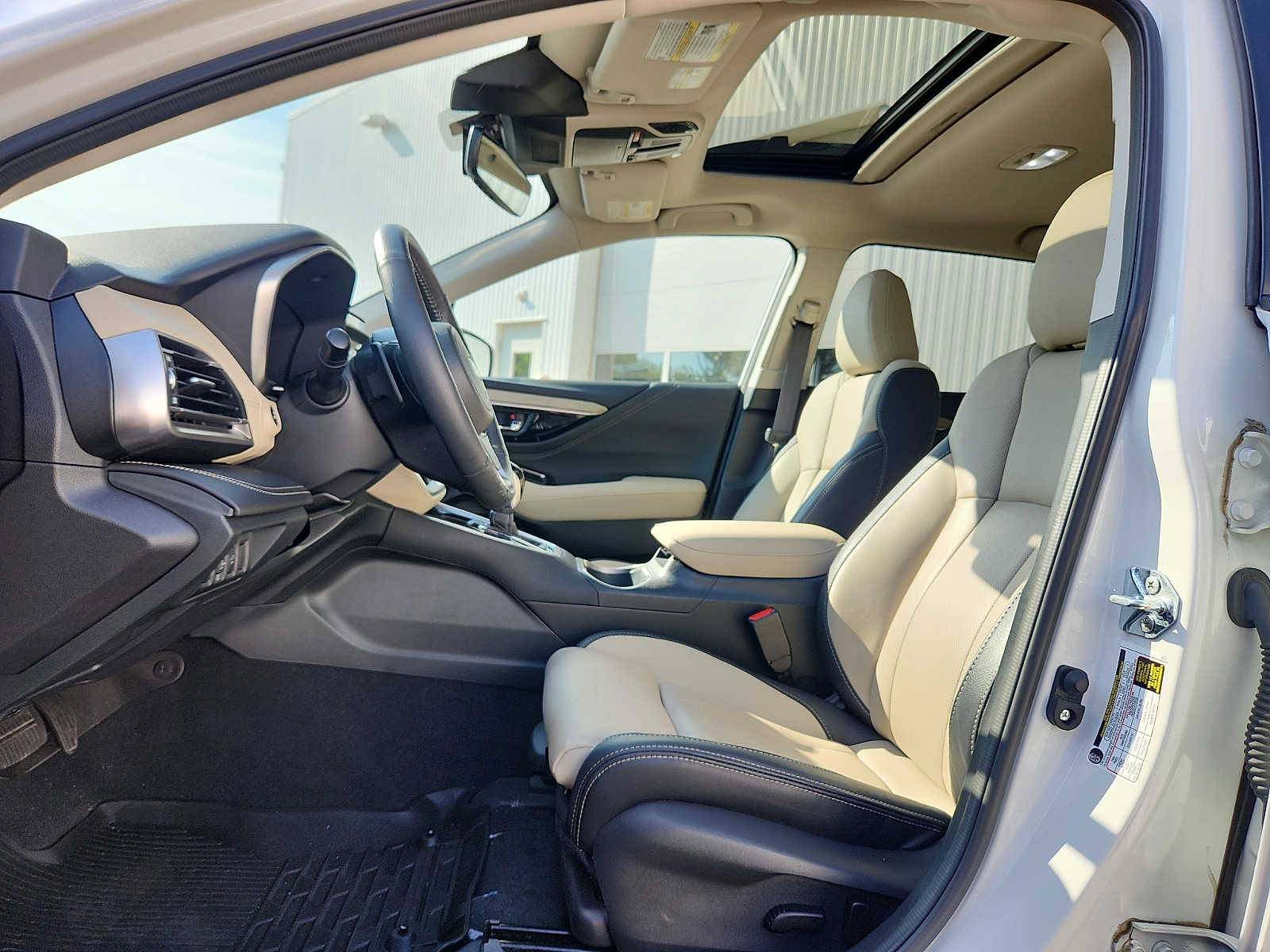 2025 Subaru Outback Limited - Photo 13