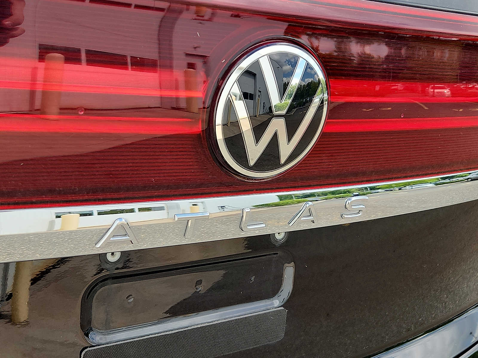 2024 Volkswagen Atlas Cross Sport SE w/Tech - Photo 30