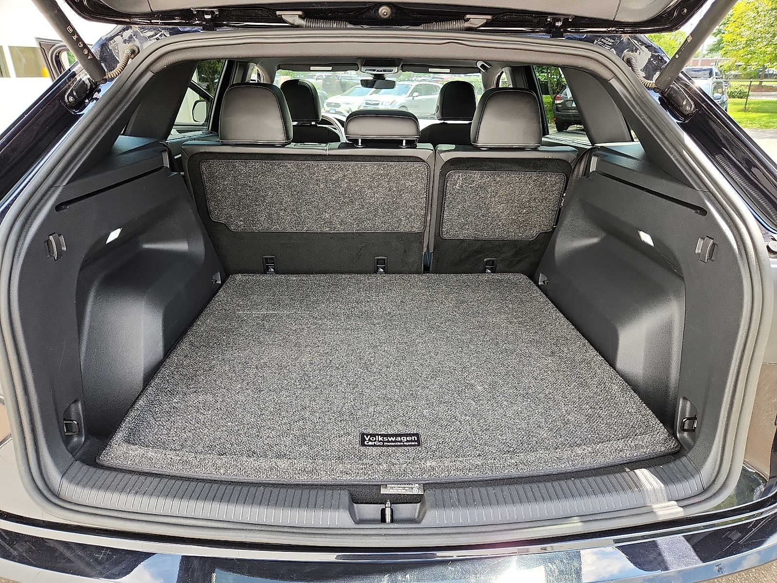 2024 Volkswagen Atlas Cross Sport SE w/Tech - Photo 28