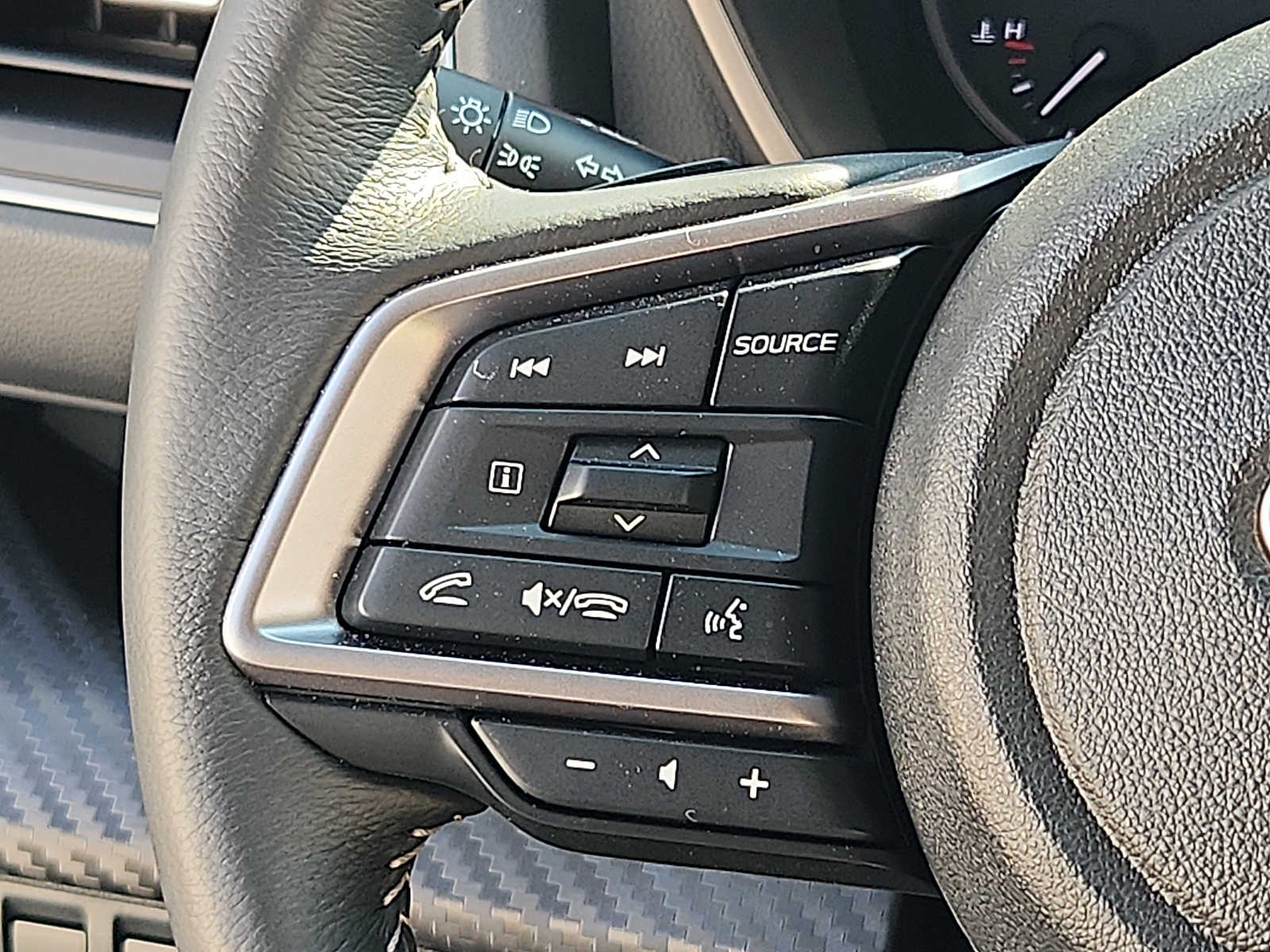 2025 Subaru Ascent Premium - Photo 18