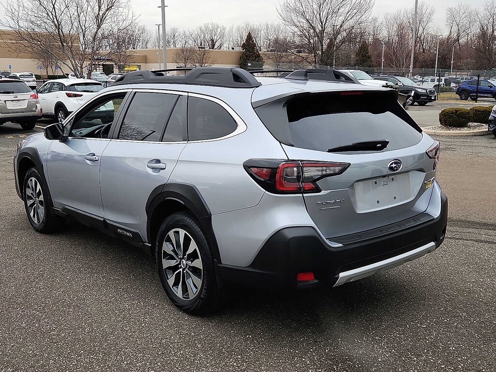 Used 2023 Subaru Outback Limited CVT