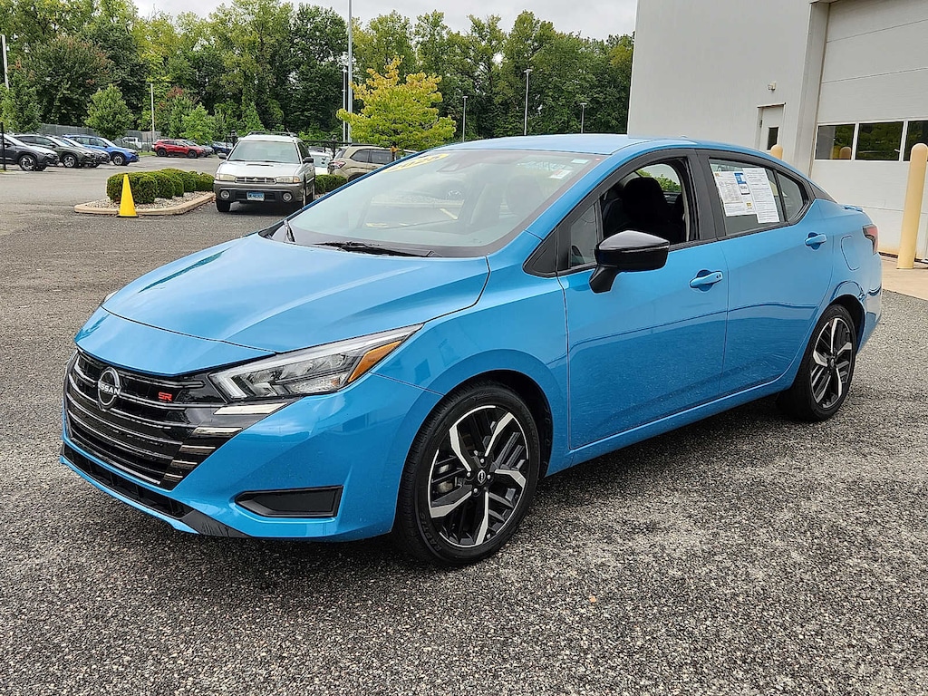 Used 2025 Nissan Versa SR CVT