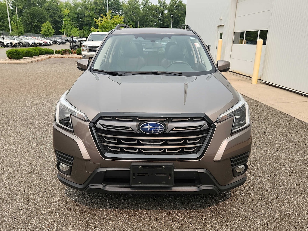 Used 2023 Subaru Forester Limited CVT