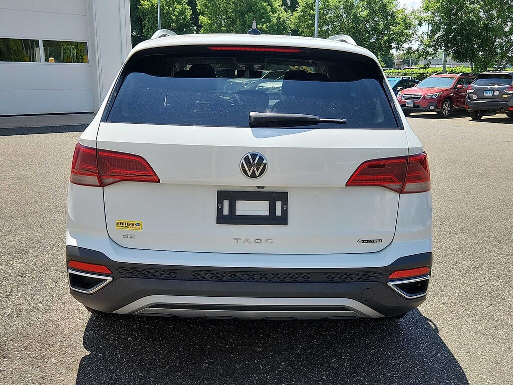 Used 2022 Volkswagen Taos SE 4MOTION