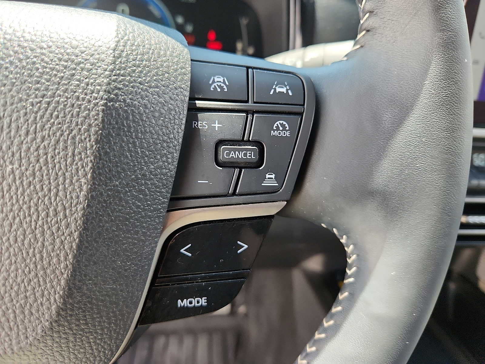 2025 Toyota Camry SE - Photo 22