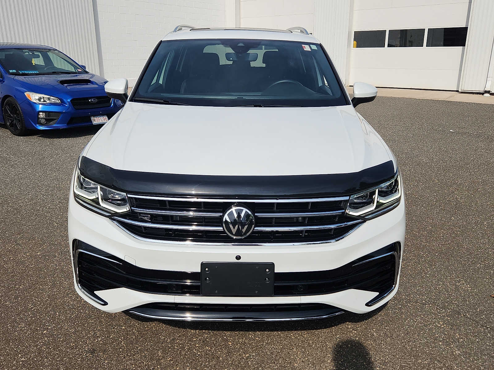 2024 Volkswagen Tiguan SEL R-LINE - Photo 2