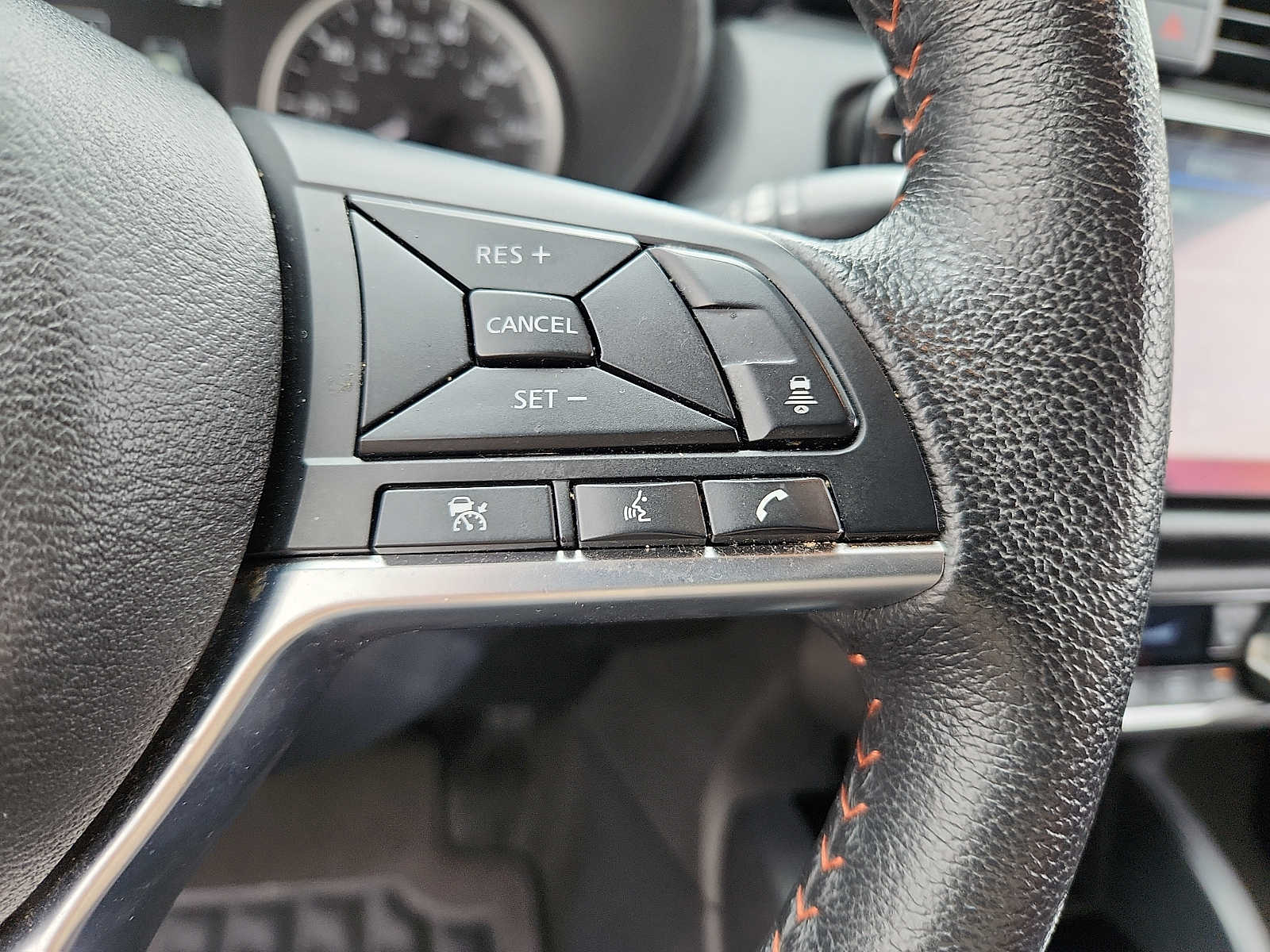 2025 Nissan Versa Sedan SR - Photo 21