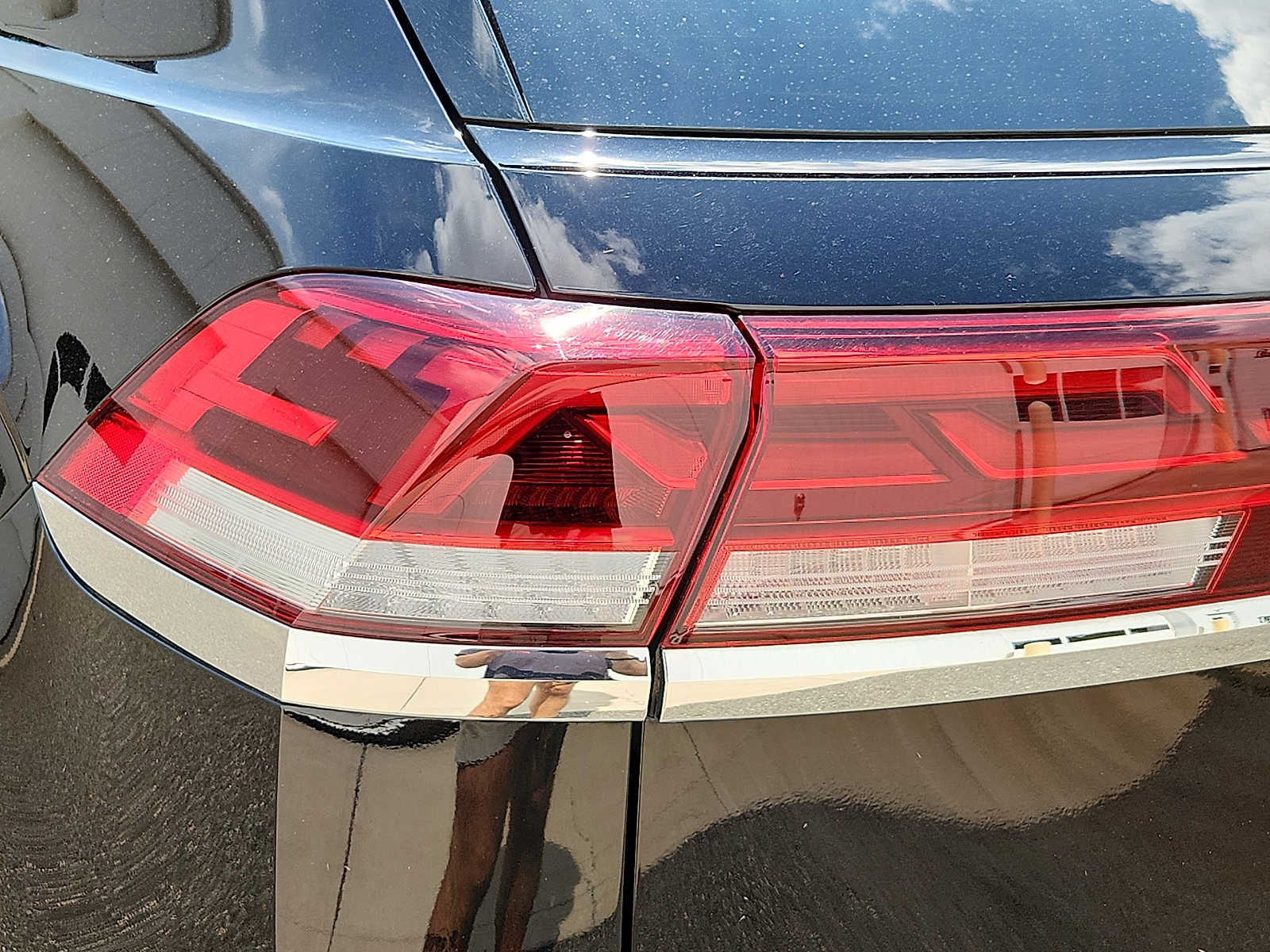 2024 Volkswagen Atlas Cross Sport SE w/Tech - Photo 10