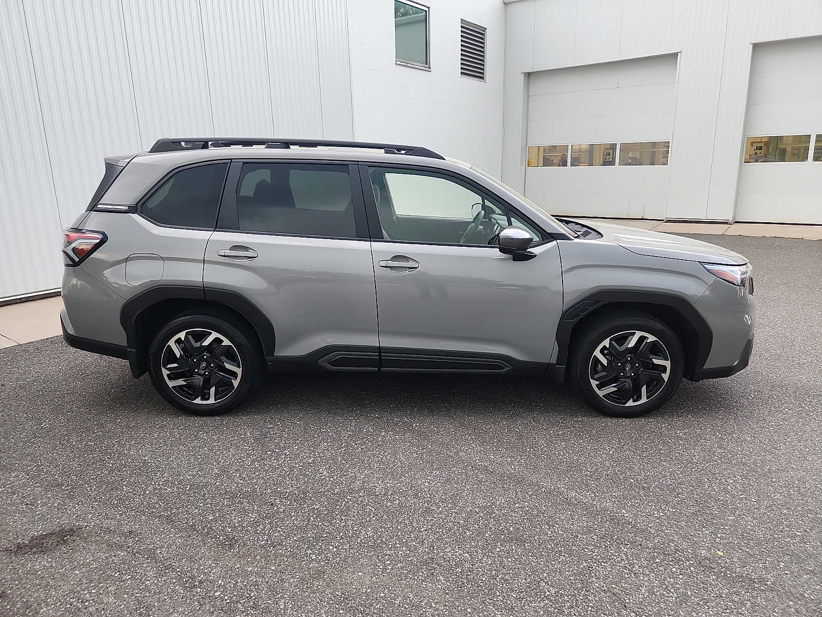 2025 Subaru Forester Limited - Photo 7