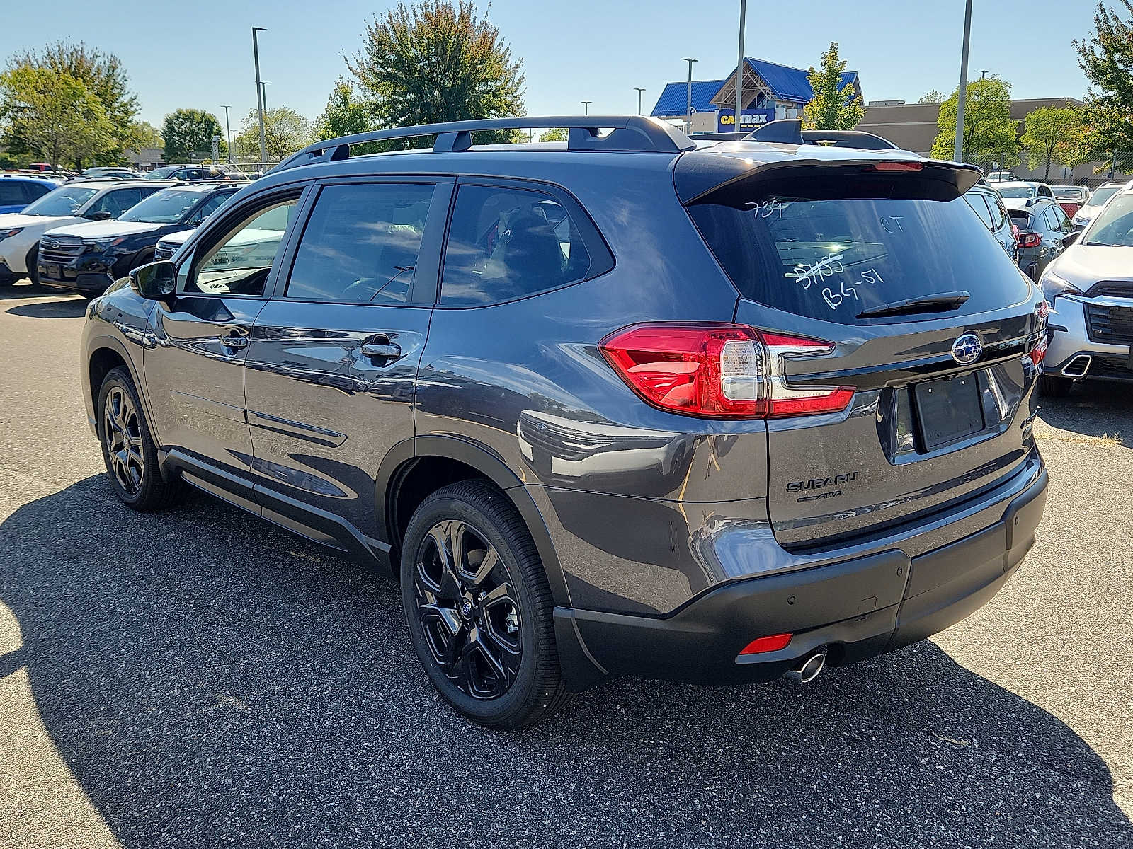 2025 Subaru Ascent Onyx Edition Touring photo 2