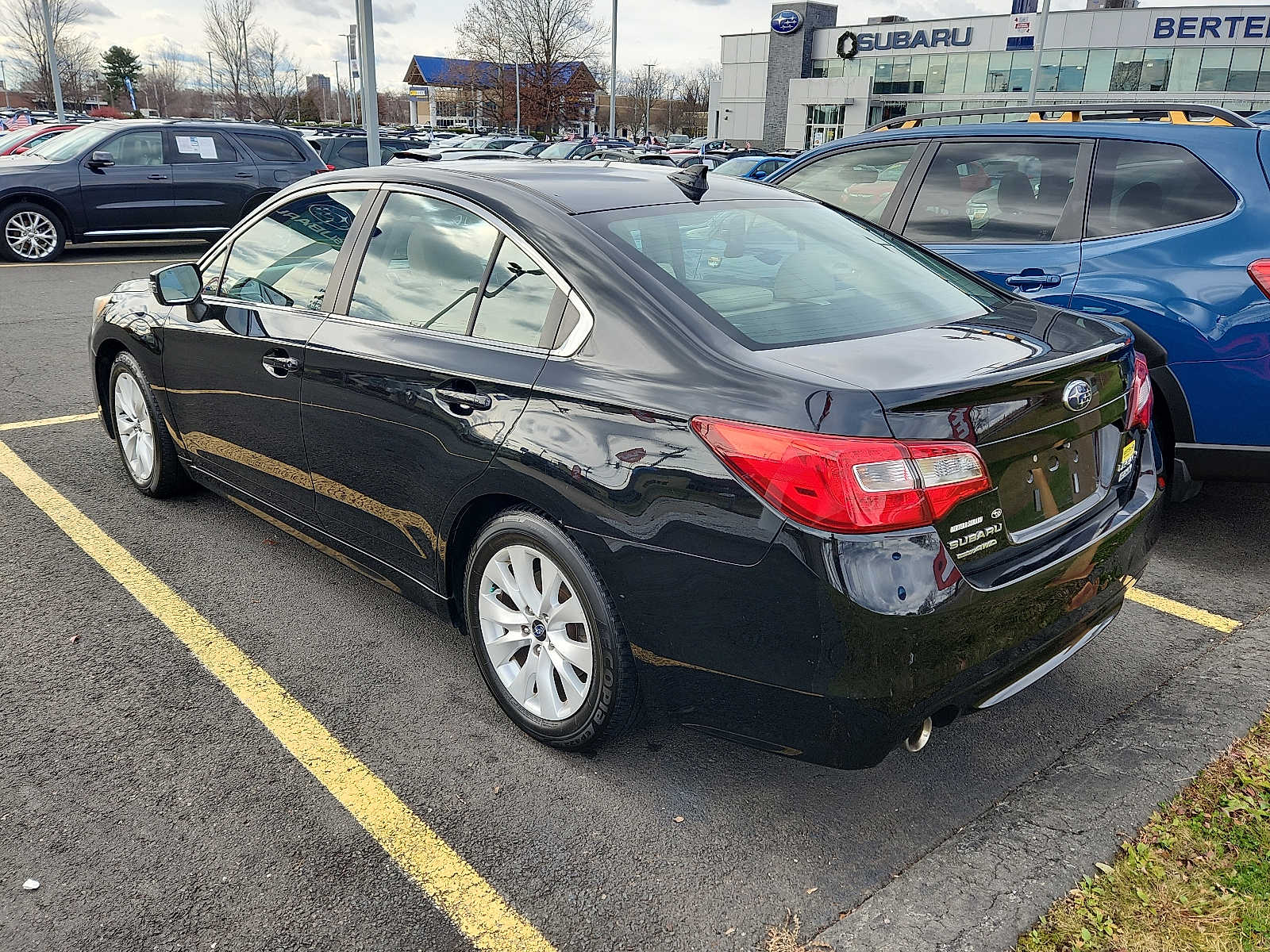 2016 Subaru Legacy 2.5i Premium photo 3