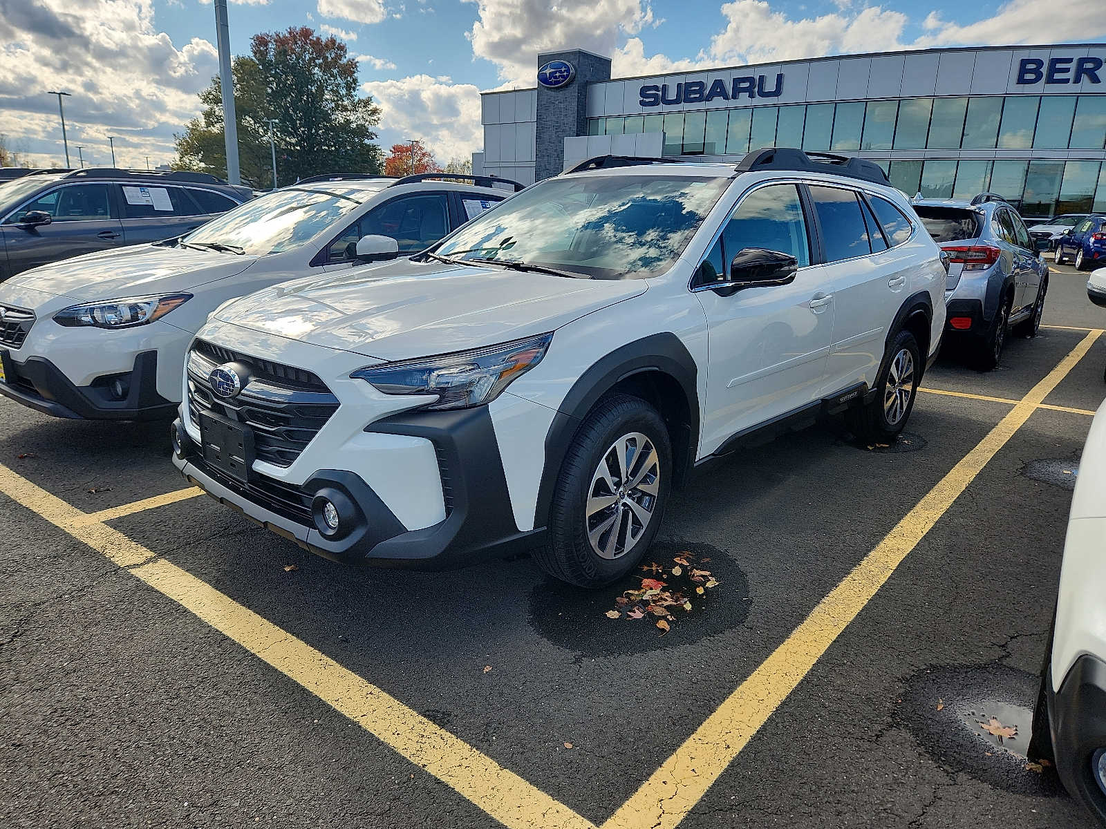 2025 Subaru Outback Premium photo 2