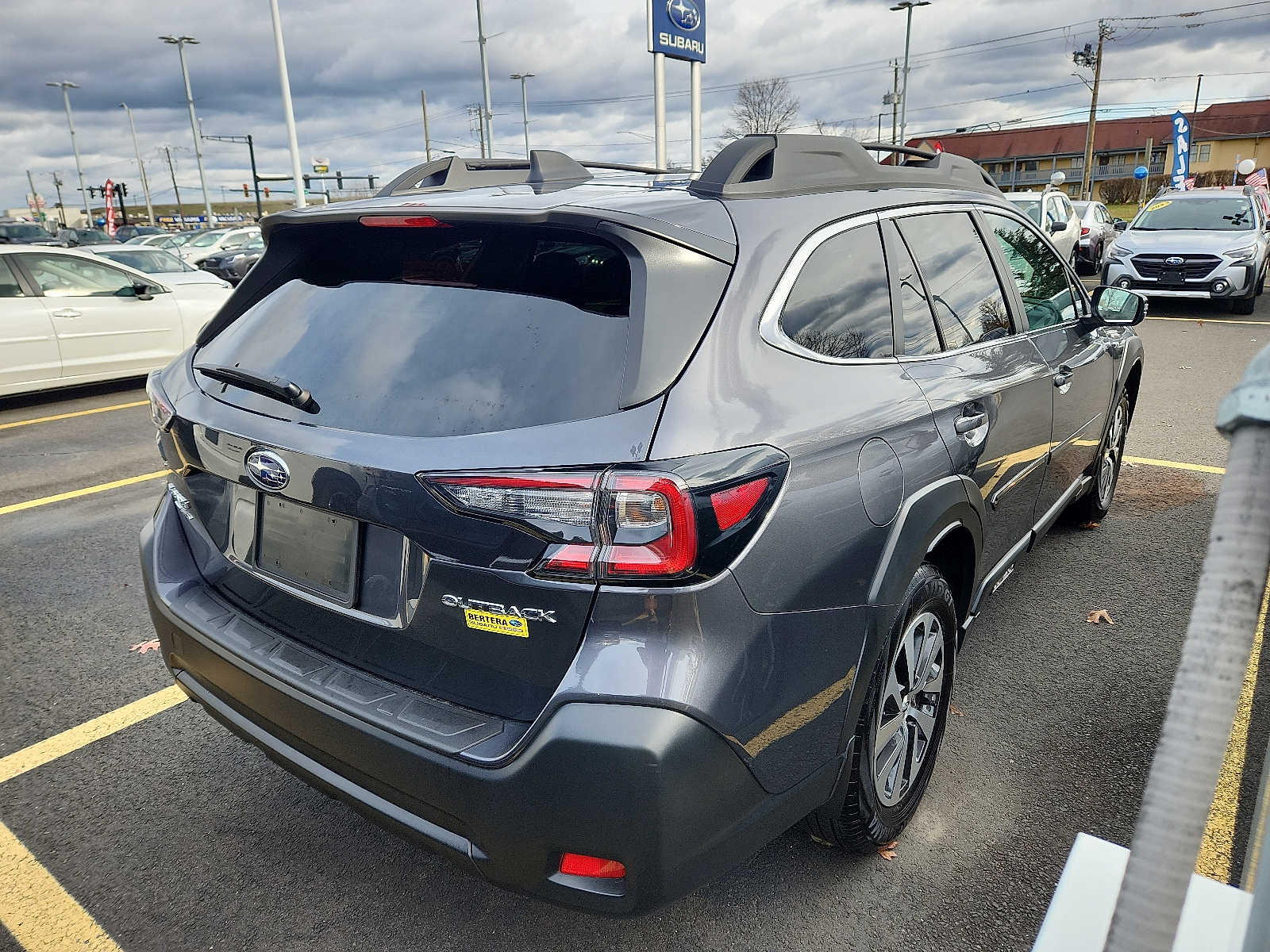 2025 Subaru Outback Premium photo 4