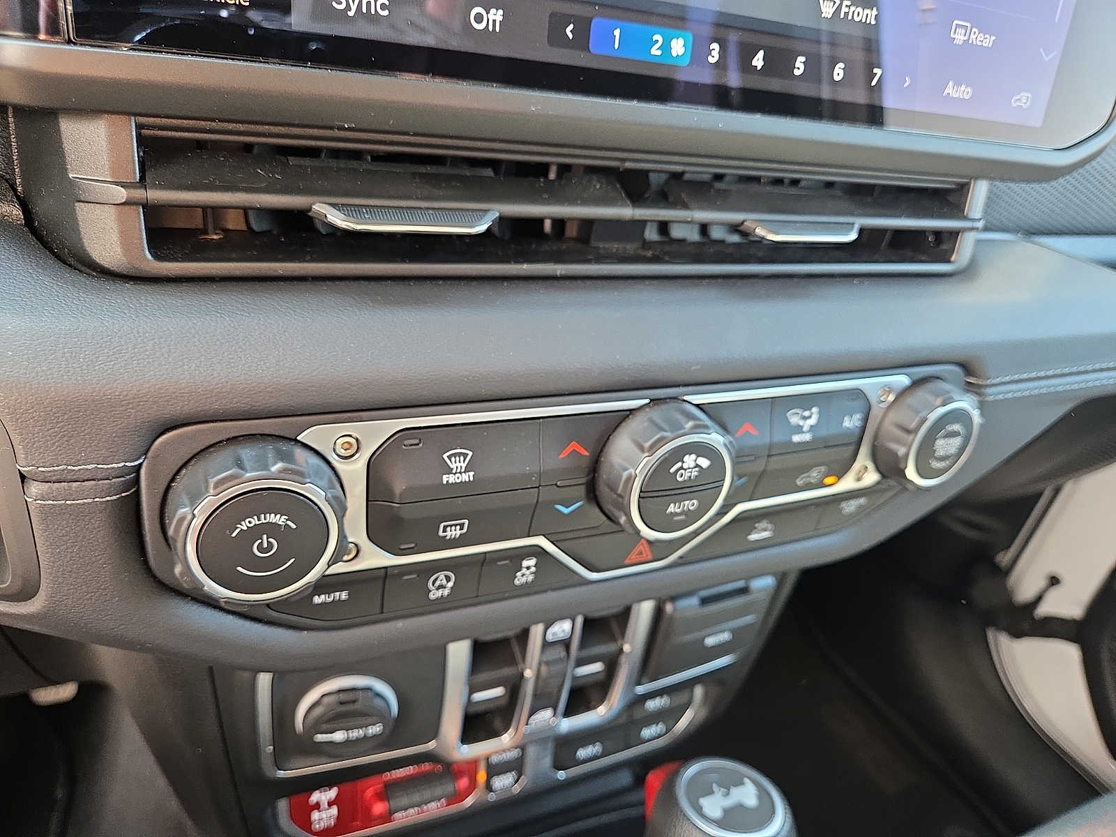 2025 Jeep Wrangler 4-Door Rubicon - Photo 16