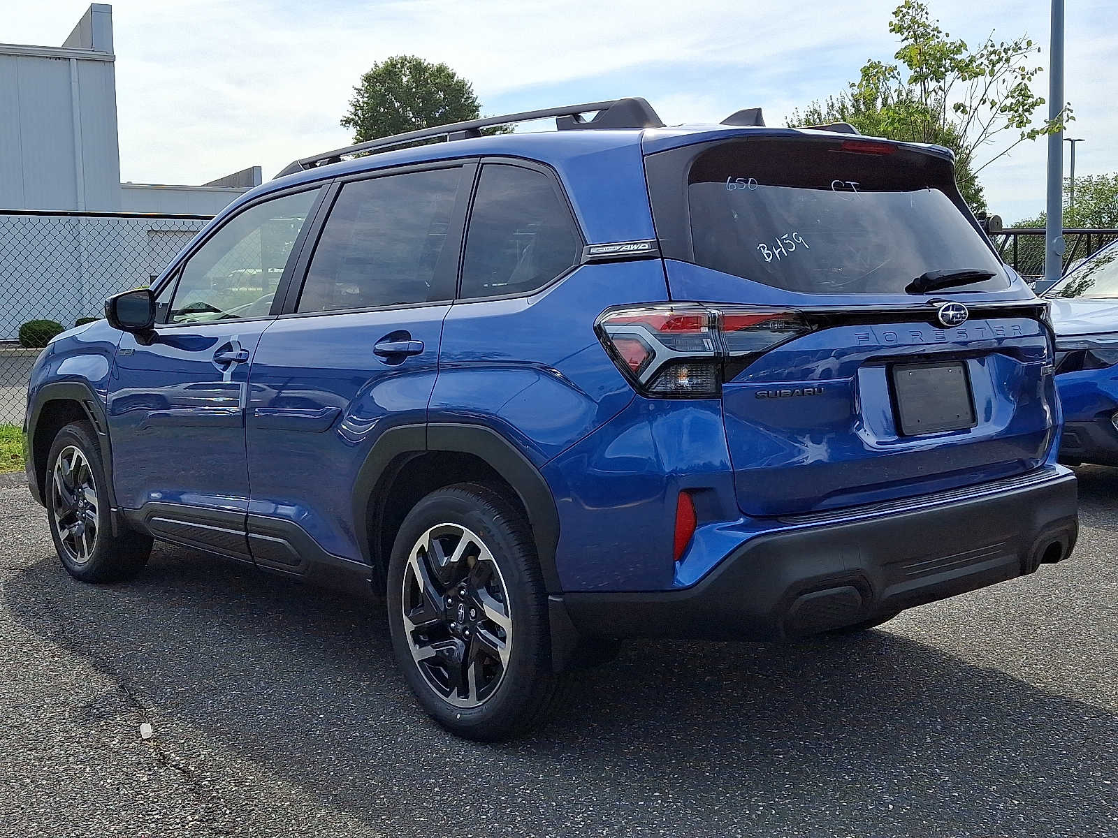 2025 Subaru Forester Premium photo 2