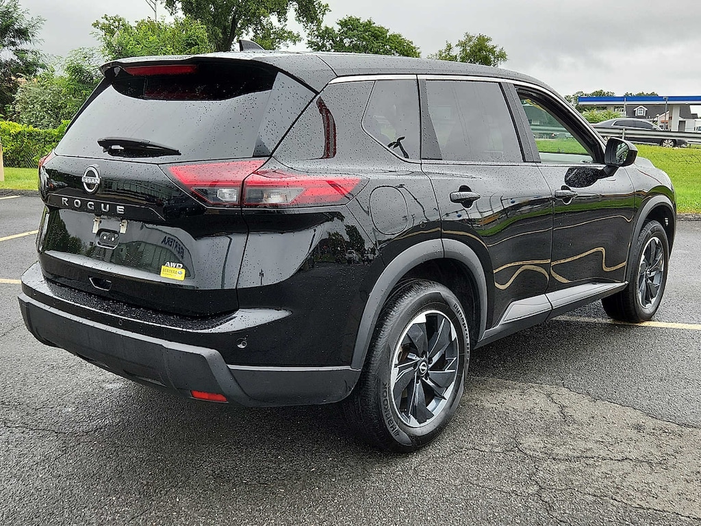 Used 2025 Nissan Rogue SV AWD