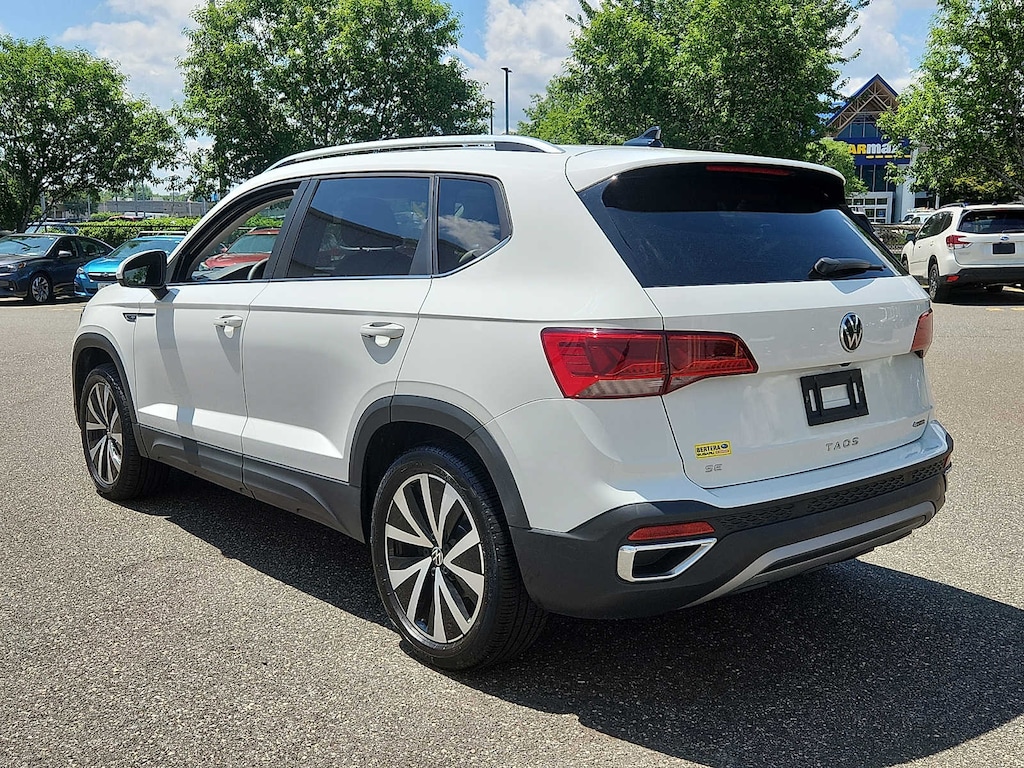 Used 2022 Volkswagen Taos SE 4MOTION