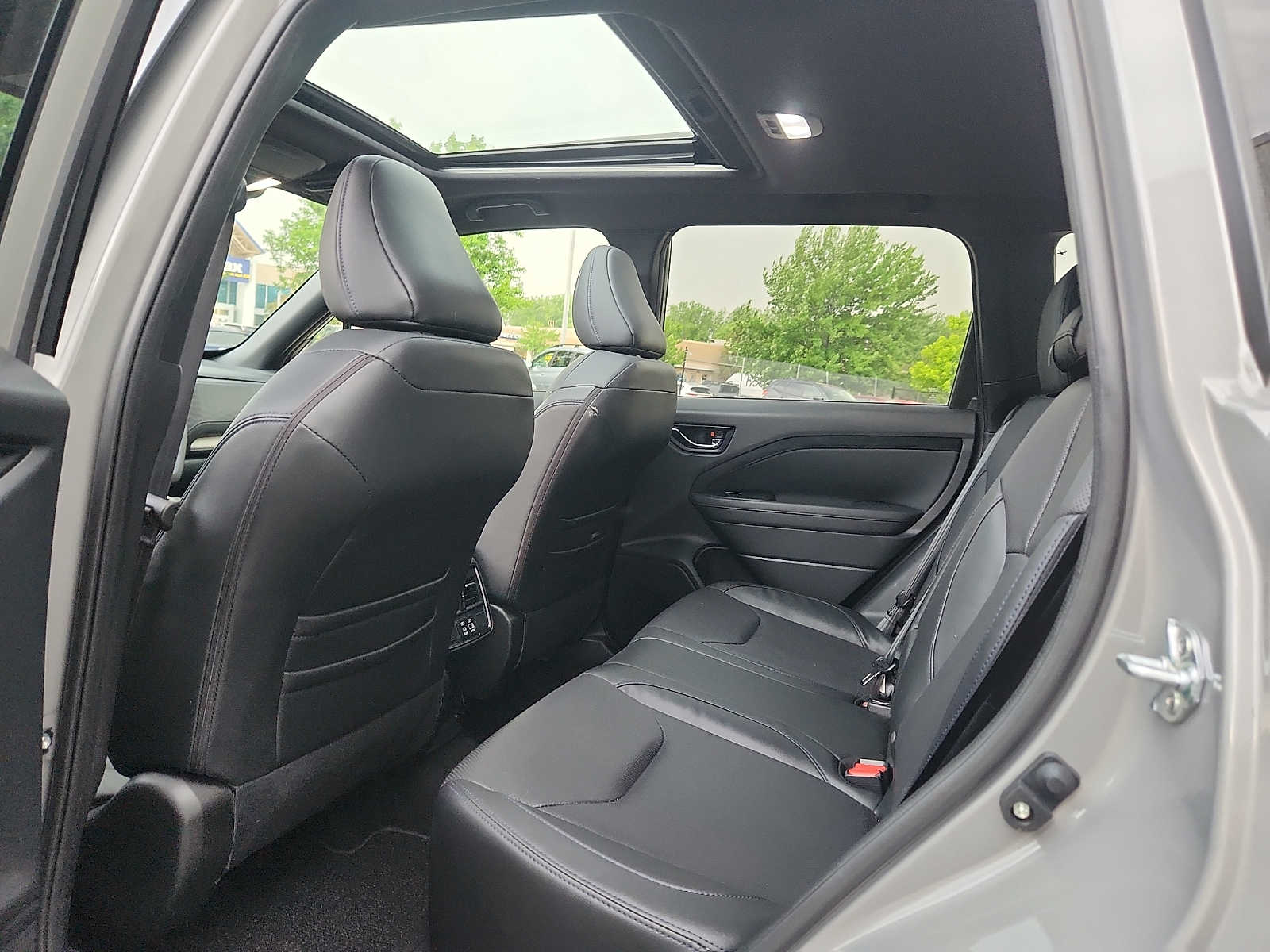 2025 Subaru Forester Limited - Photo 10