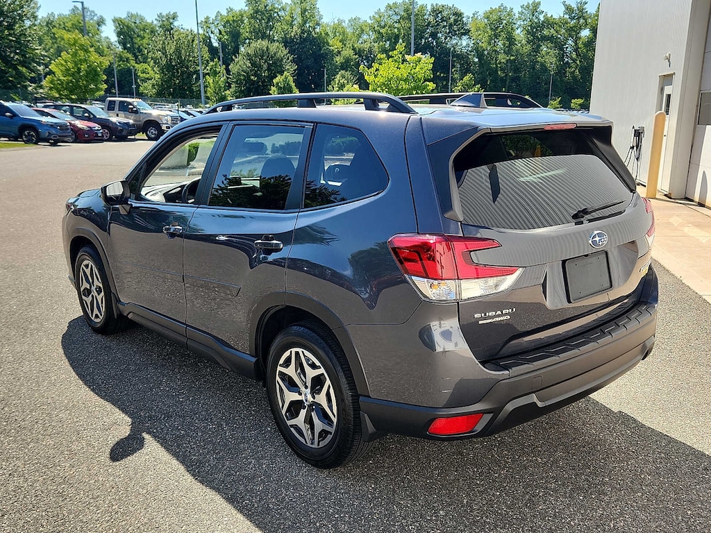 Used 2023 Subaru Forester Premium CVT