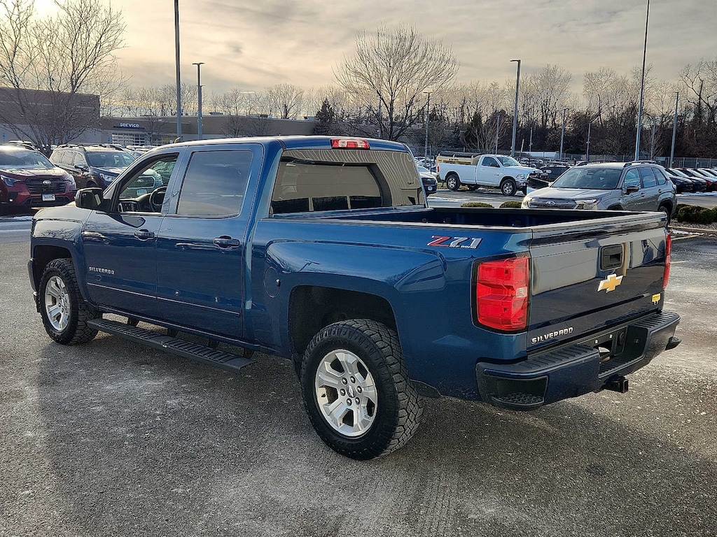 Used 2018 Chevrolet Silverado 1500 LT 4WD Crew Cab 143.5 4WD Crew Cab 143.5