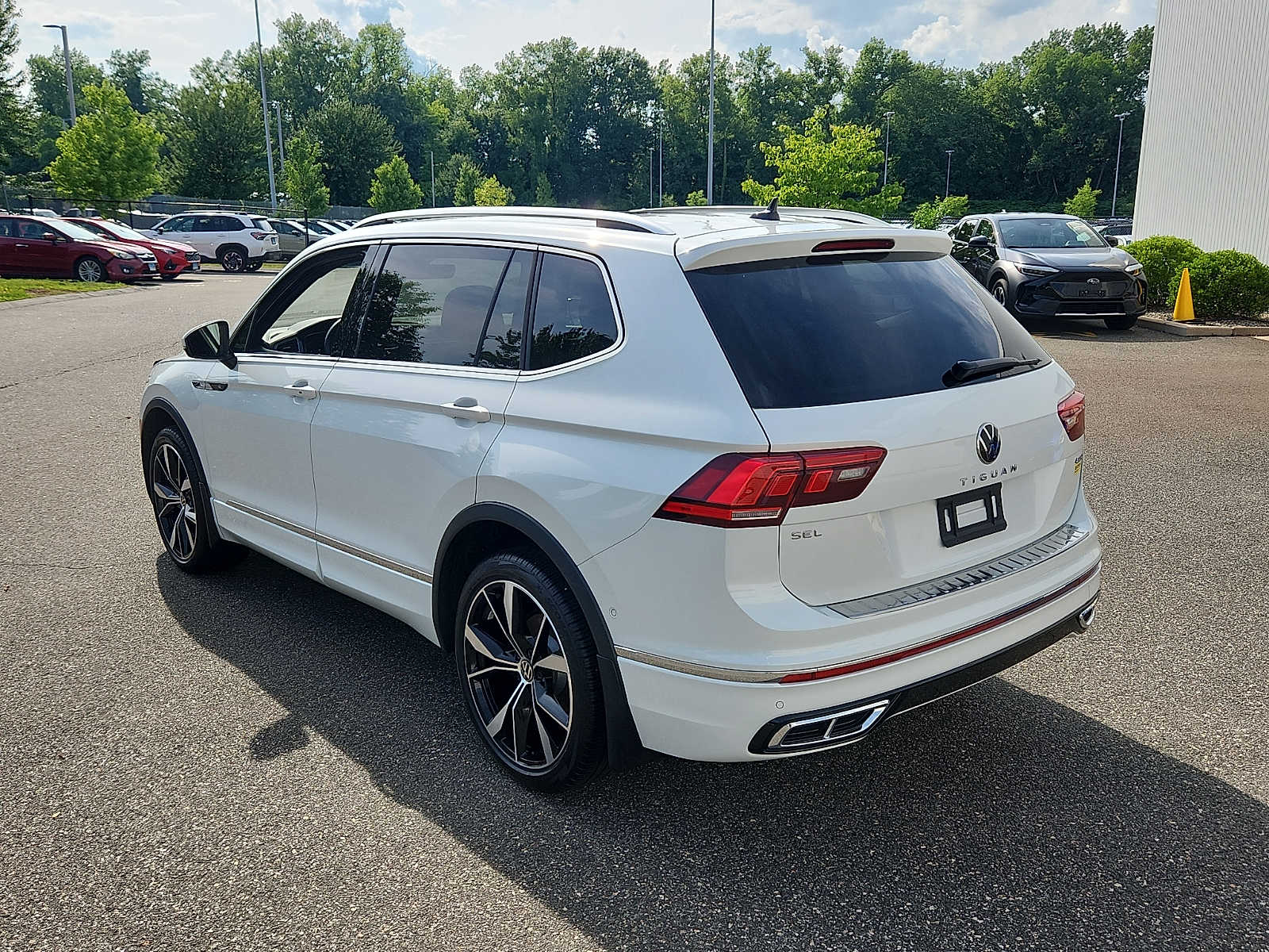 2024 Volkswagen Tiguan SEL R-LINE - Photo 4