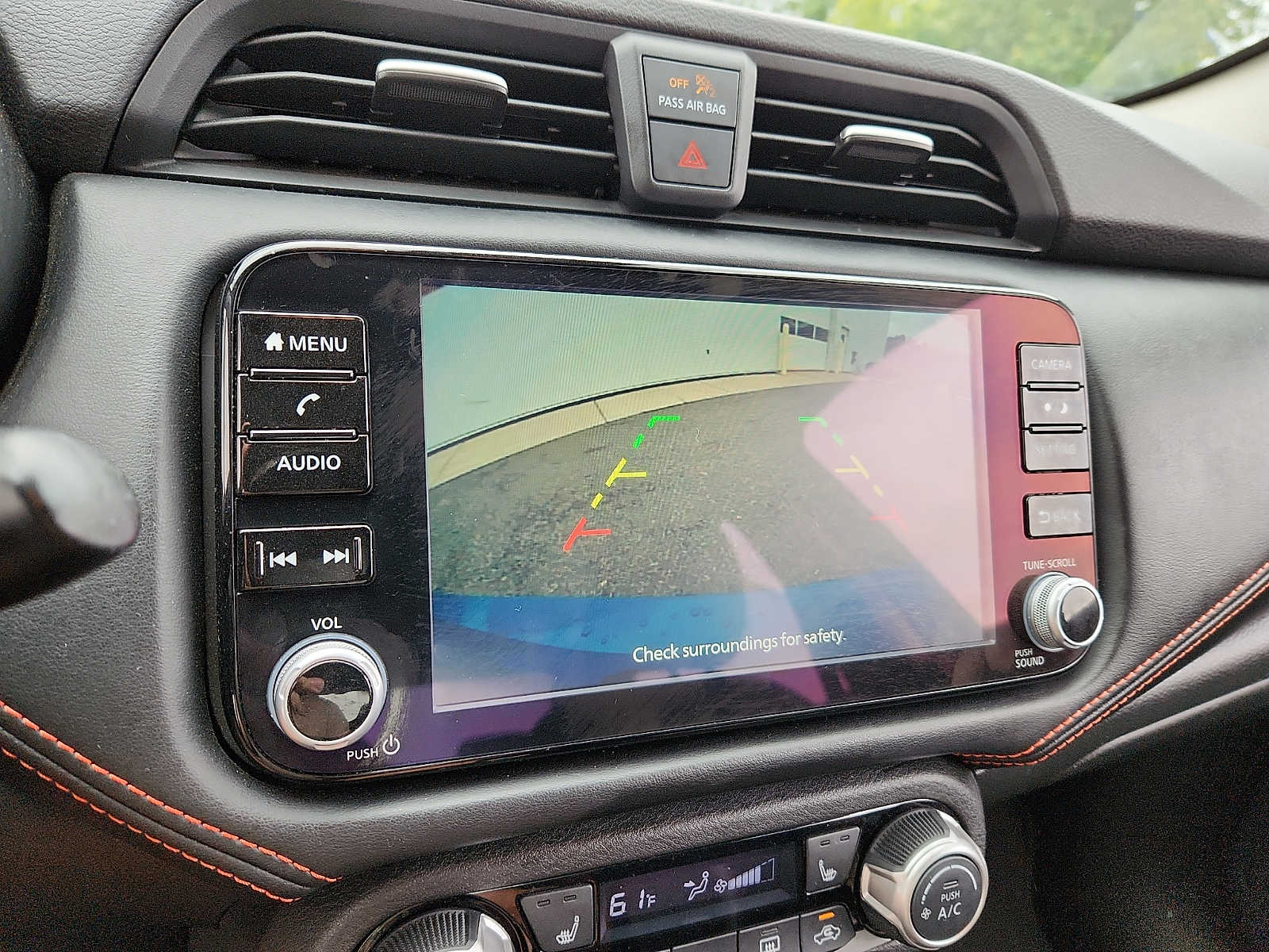 2025 Nissan Versa Sedan SR - Photo 17