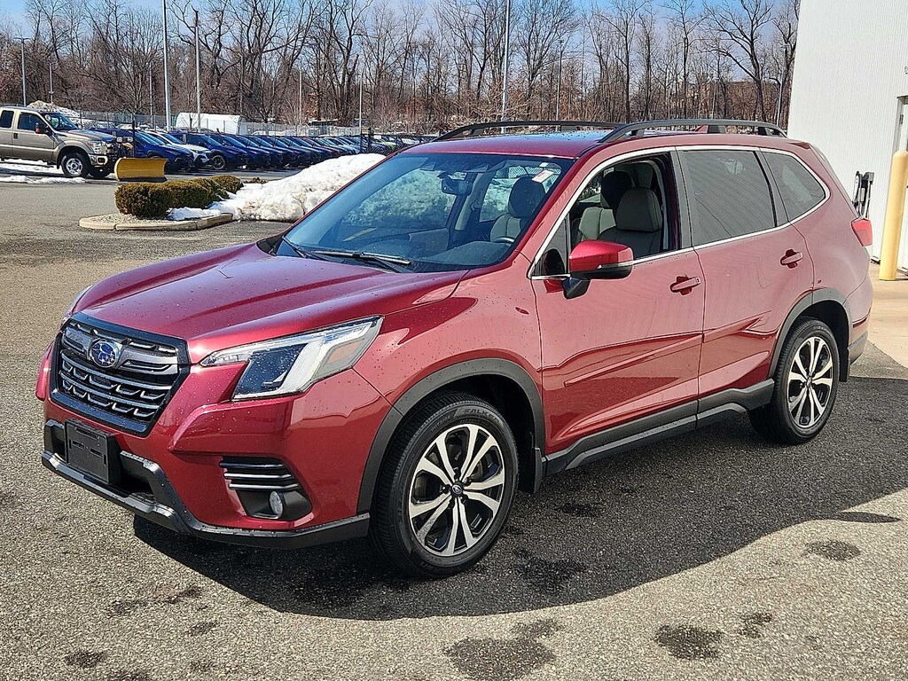 Used 2023 Subaru Forester Limited CVT