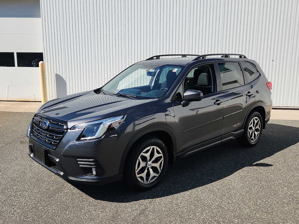 Used 2023 Subaru Forester Premium CVT