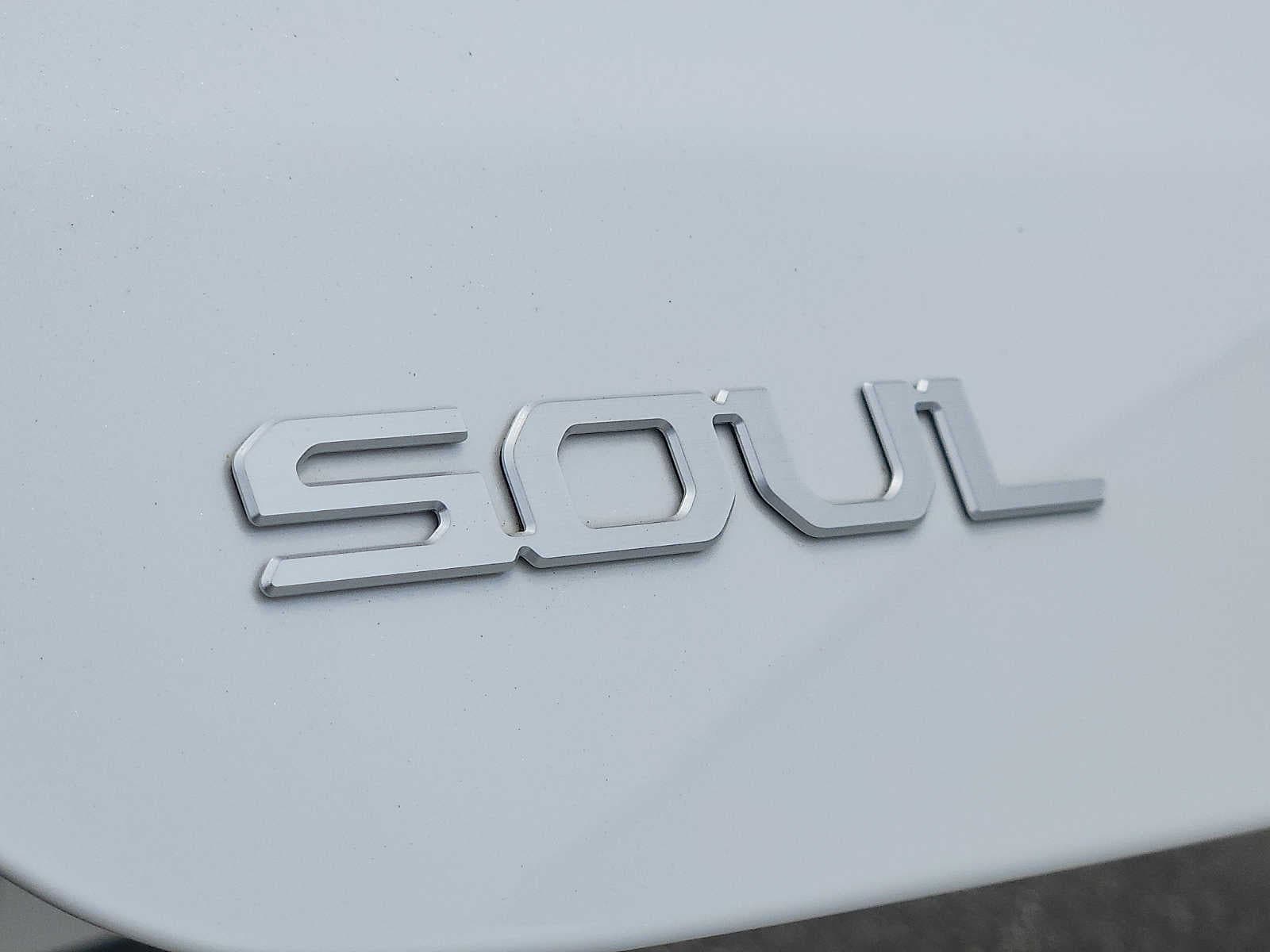 2024 Kia Soul S - Photo 29