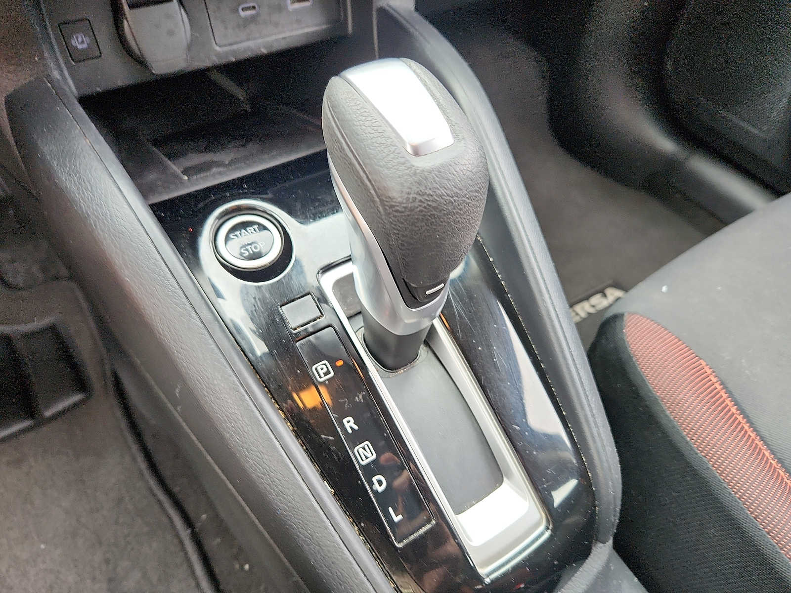 2025 Nissan Versa Sedan SR - Photo 14