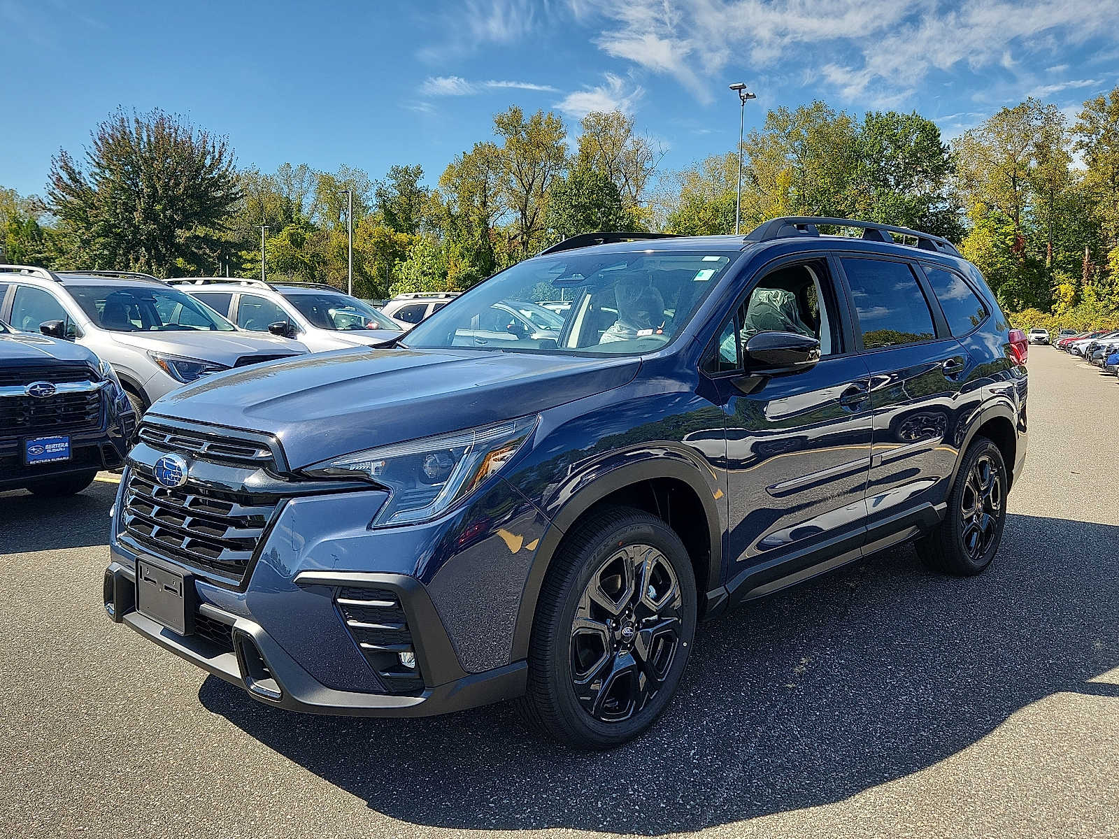 2025 Subaru Ascent Onyx Edition Touring photo 2