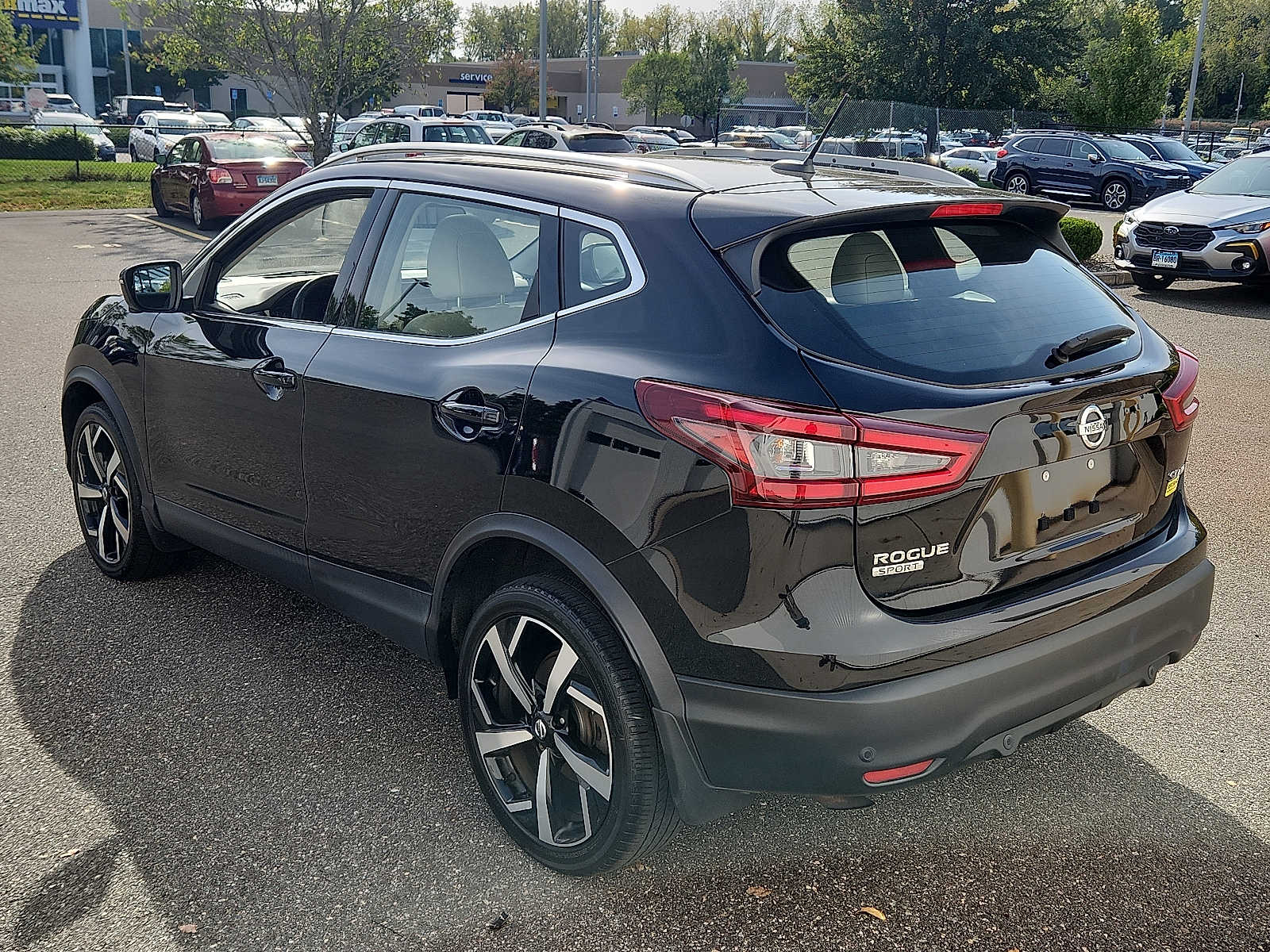 2021 Nissan Rogue Sport SL photo 3