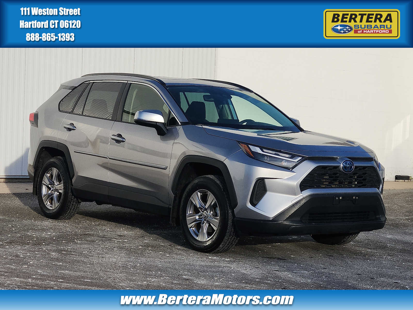 2022 Toyota RAV4 XLE's photo