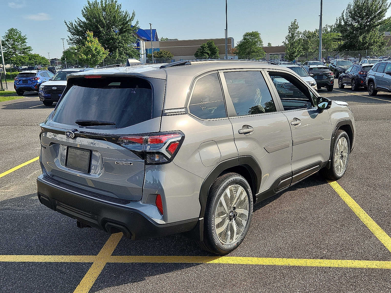 2025 Subaru Forester Touring photo 4