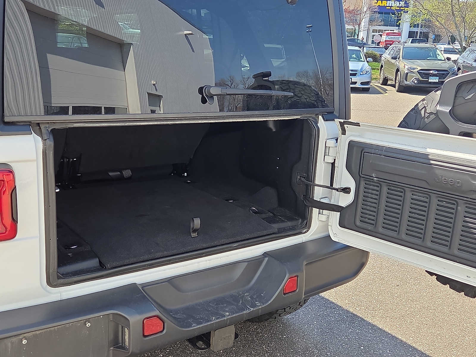 2025 Jeep Wrangler 4-Door Rubicon - Photo 28