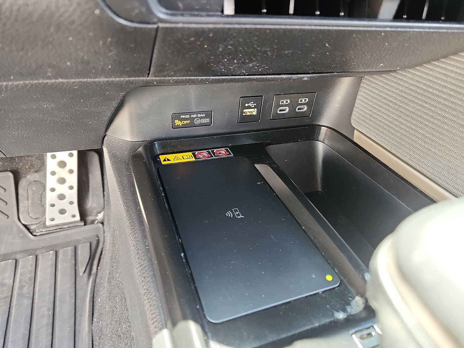 2025 Toyota Camry SE - Photo 24