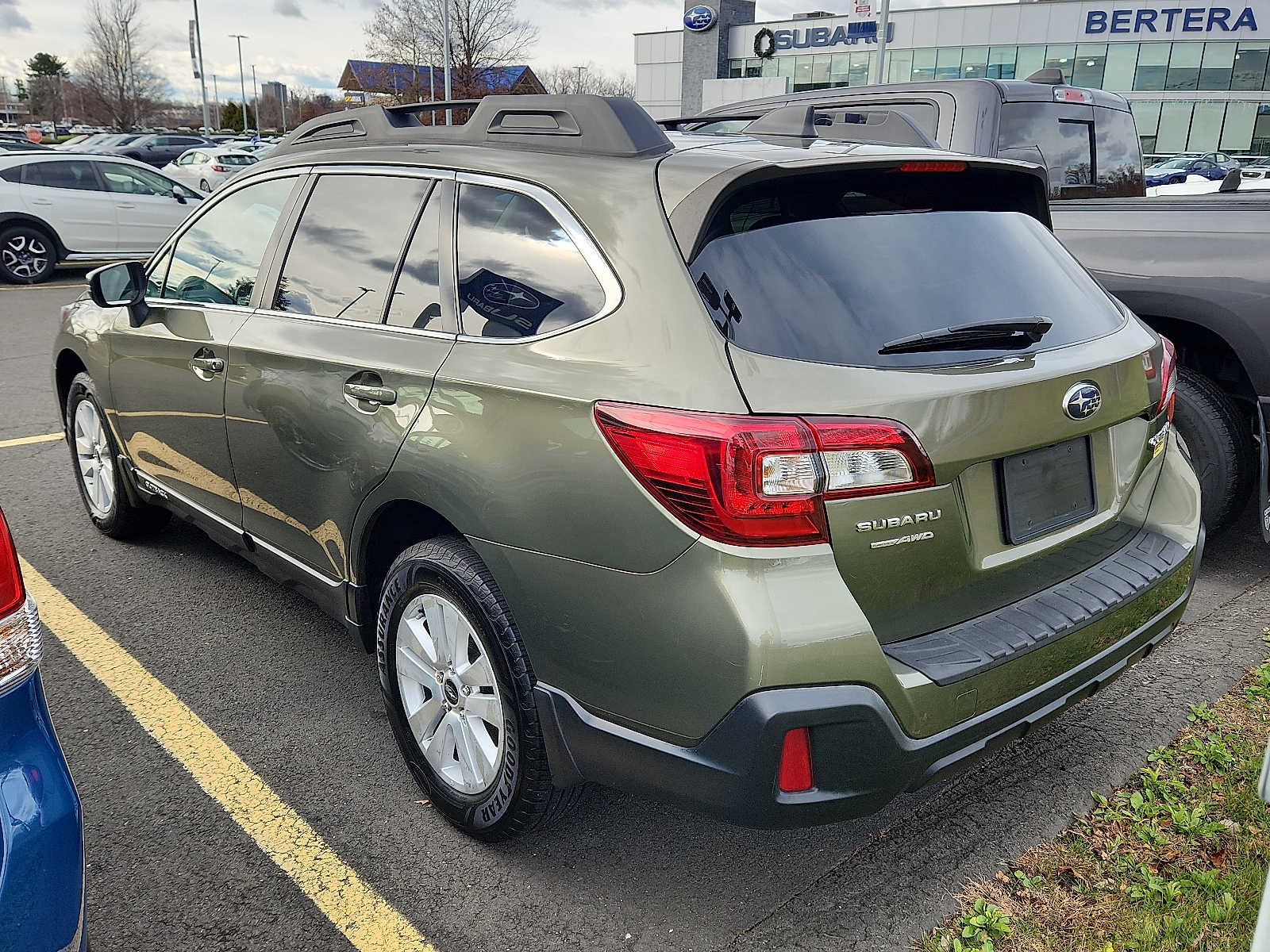 2018 Subaru Outback Premium 2.5i photo 3