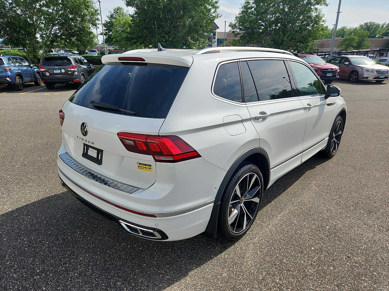 2024 Volkswagen Tiguan SEL R-LINE - Photo 6
