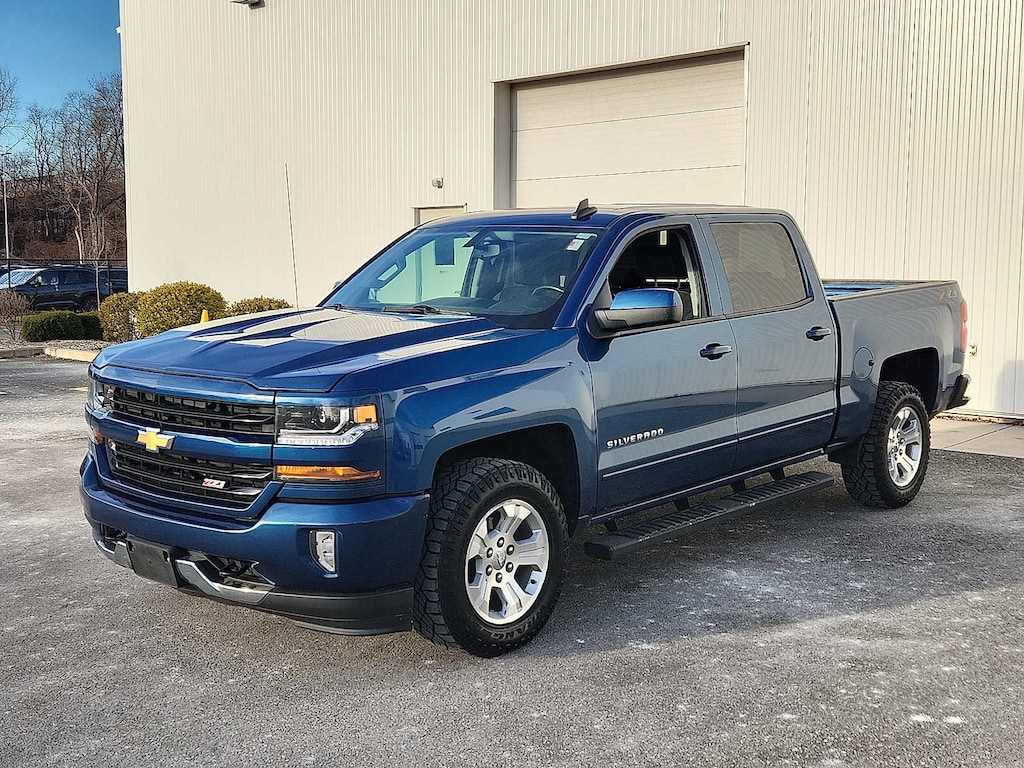 Used 2018 Chevrolet Silverado 1500 LT 4WD Crew Cab 143.5 4WD Crew Cab 143.5