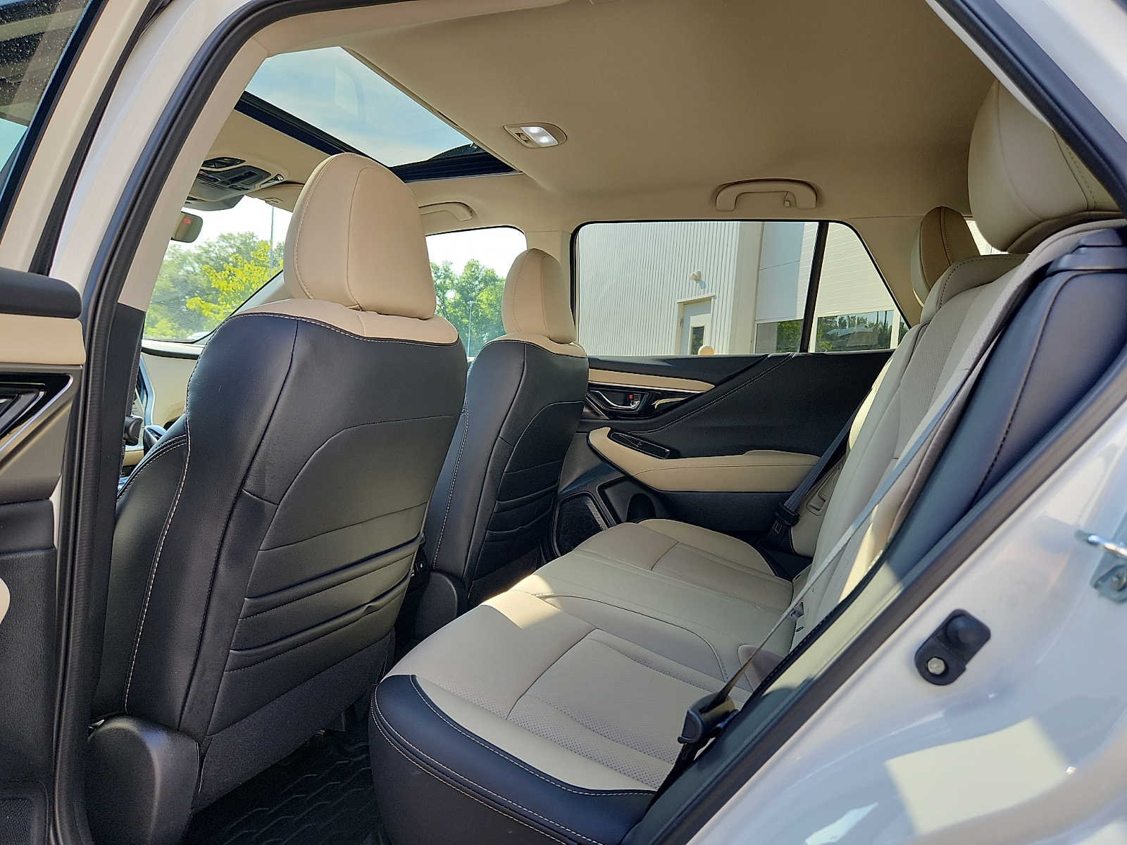2025 Subaru Outback Limited - Photo 10