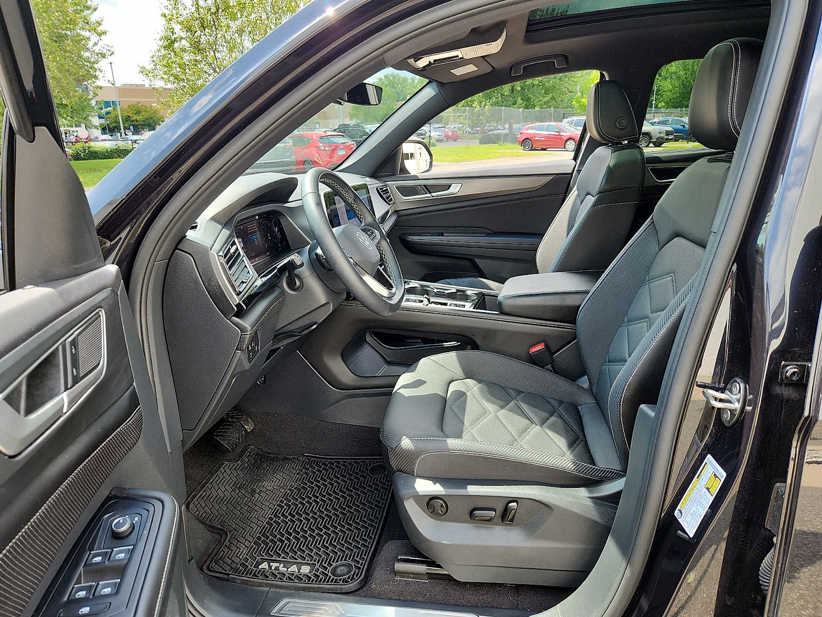 2024 Volkswagen Atlas Cross Sport SE w/Tech - Photo 14