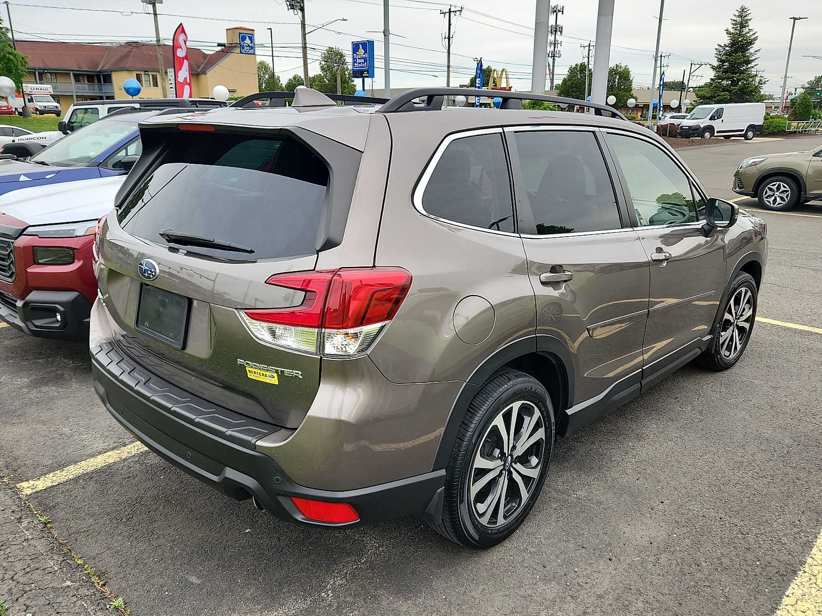2023 Subaru Forester Limited - Photo 6