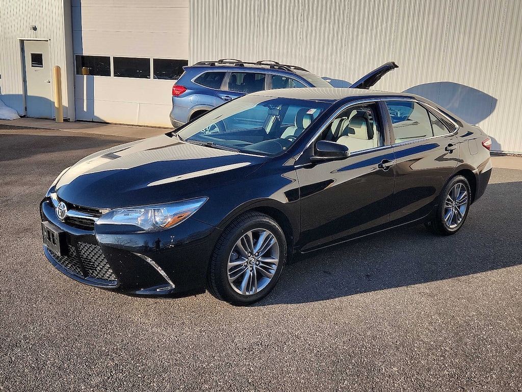 Used 2017 Toyota Camry SE Auto (GS)