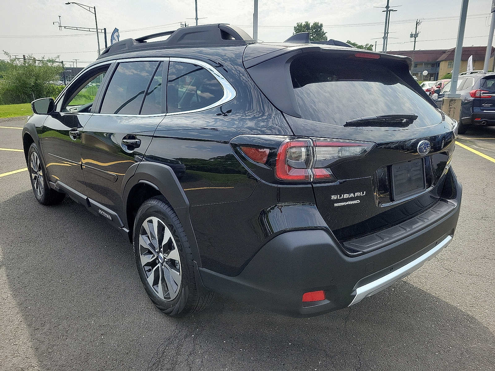 2025 Subaru Outback Limited photo 3